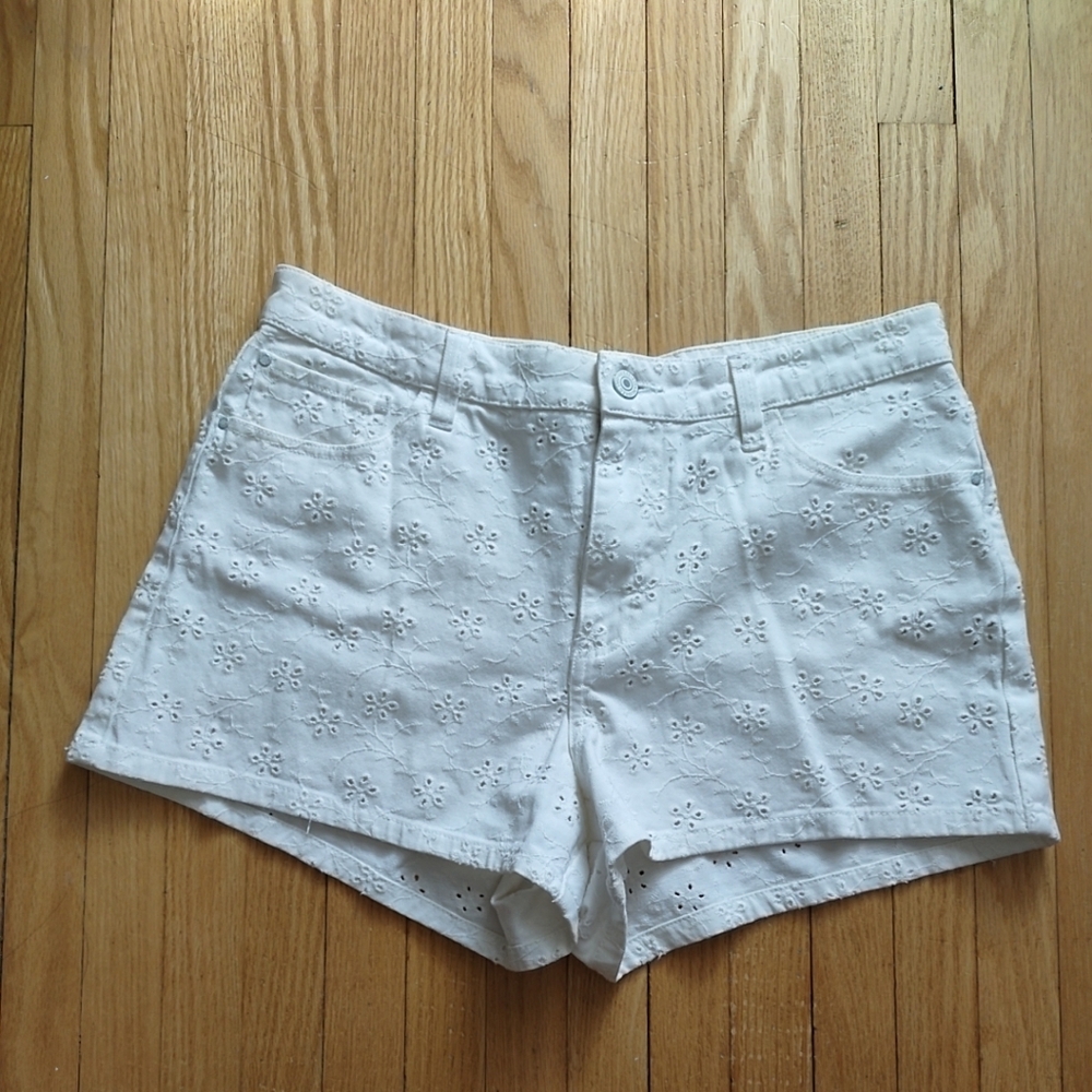Guess White Eyelet High Waist Shorts - Size 29